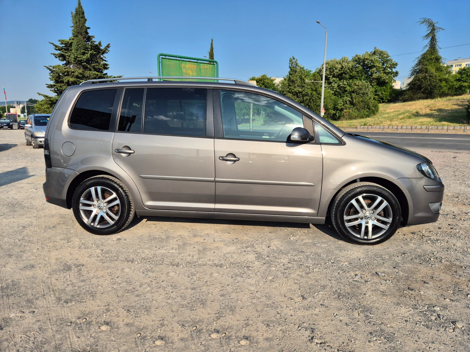 VW Touran 2.0TDI - изображение 6