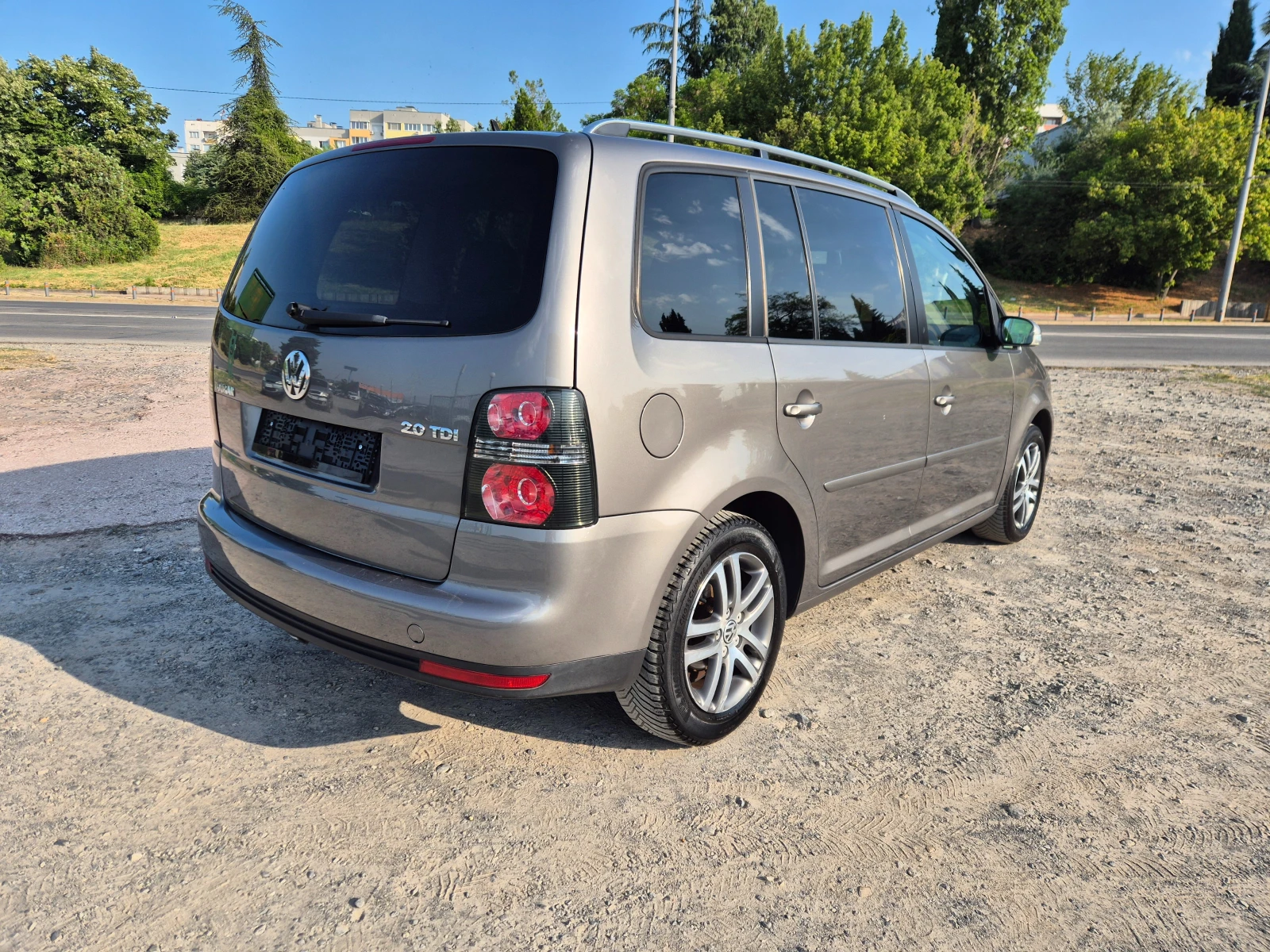 VW Touran 2.0TDI - изображение 5