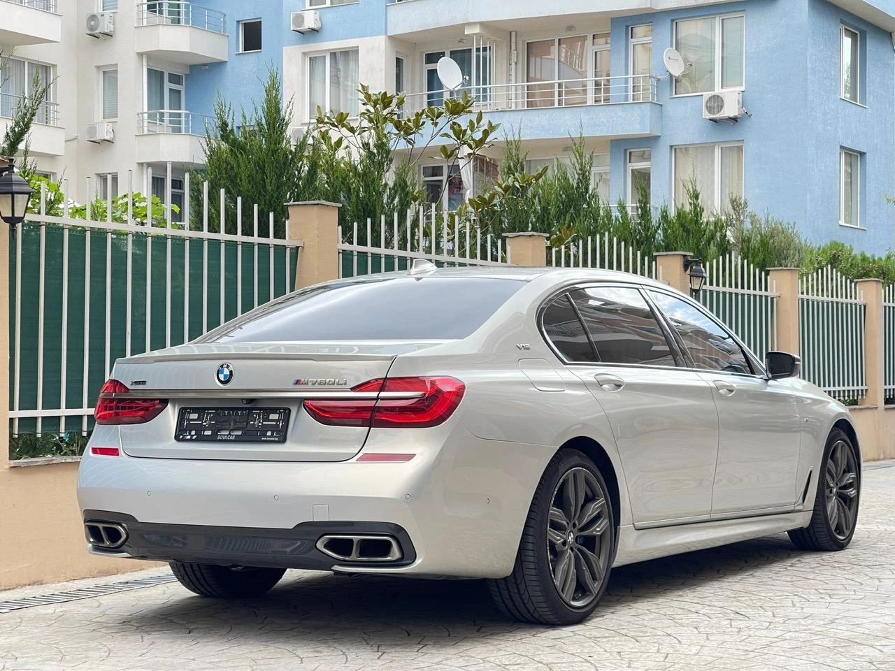 BMW 760 M760 Li - изображение 4