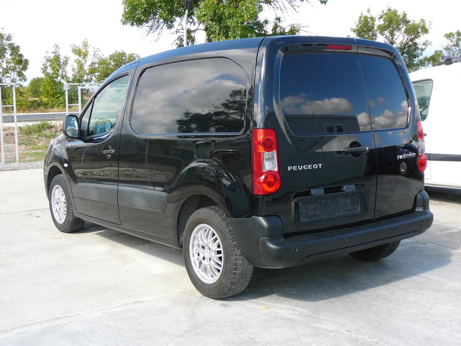 Peugeot Partner 1.6 hdi Клима  - изображение 3