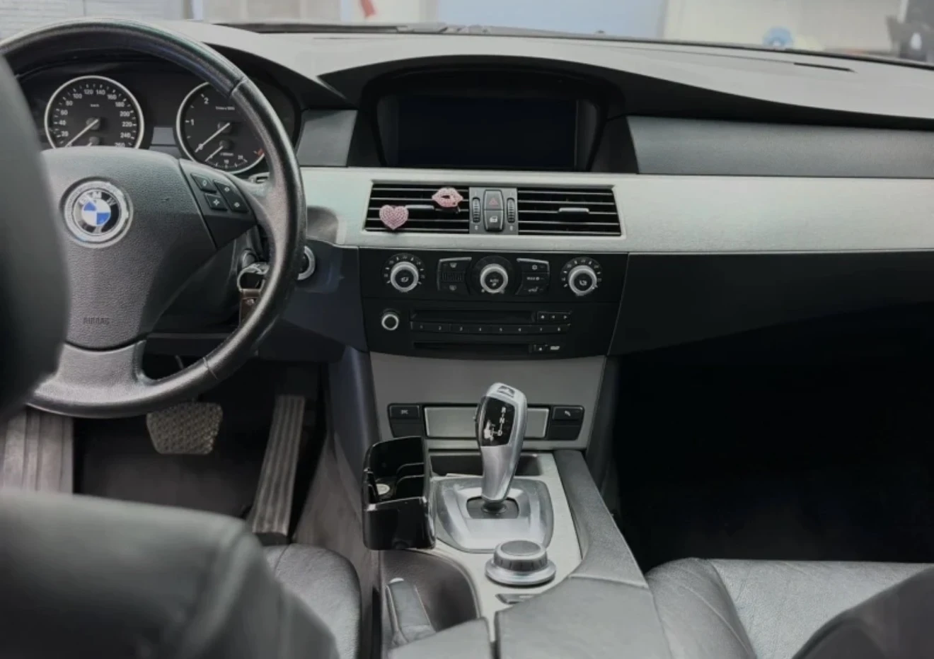 BMW 530 BMW E60 197 hp 4x4 Facelift - изображение 3