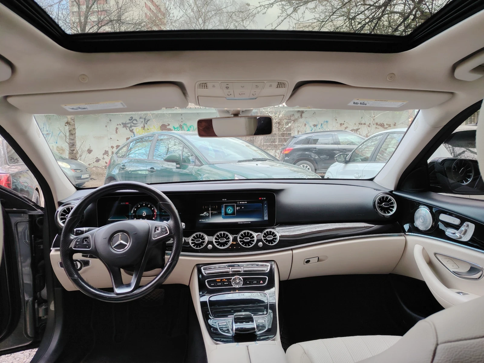 Mercedes-Benz E 300, снимка 15 - Автомобили и джипове - 53783259