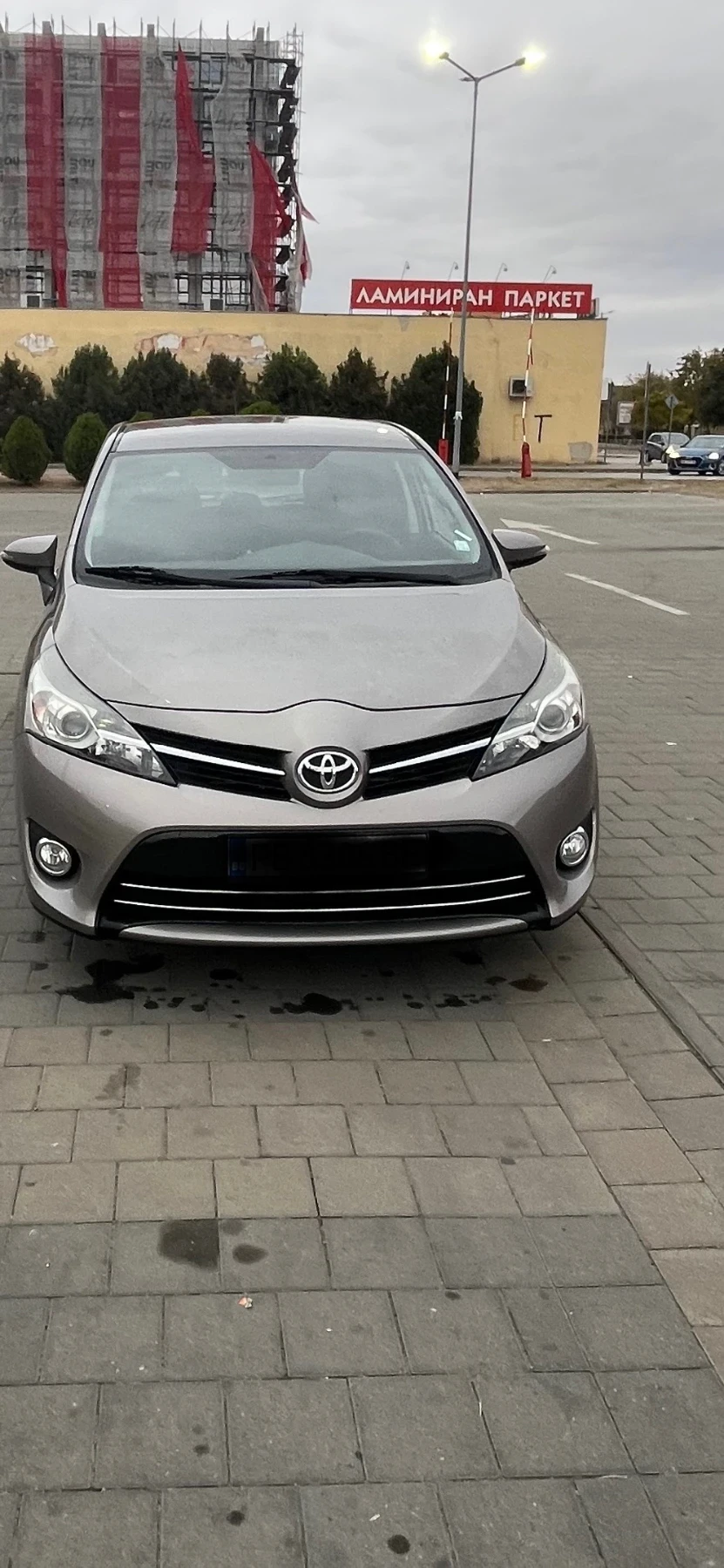 Toyota Verso 1.6 d4d, снимка 11 - Автомобили и джипове - 53866274