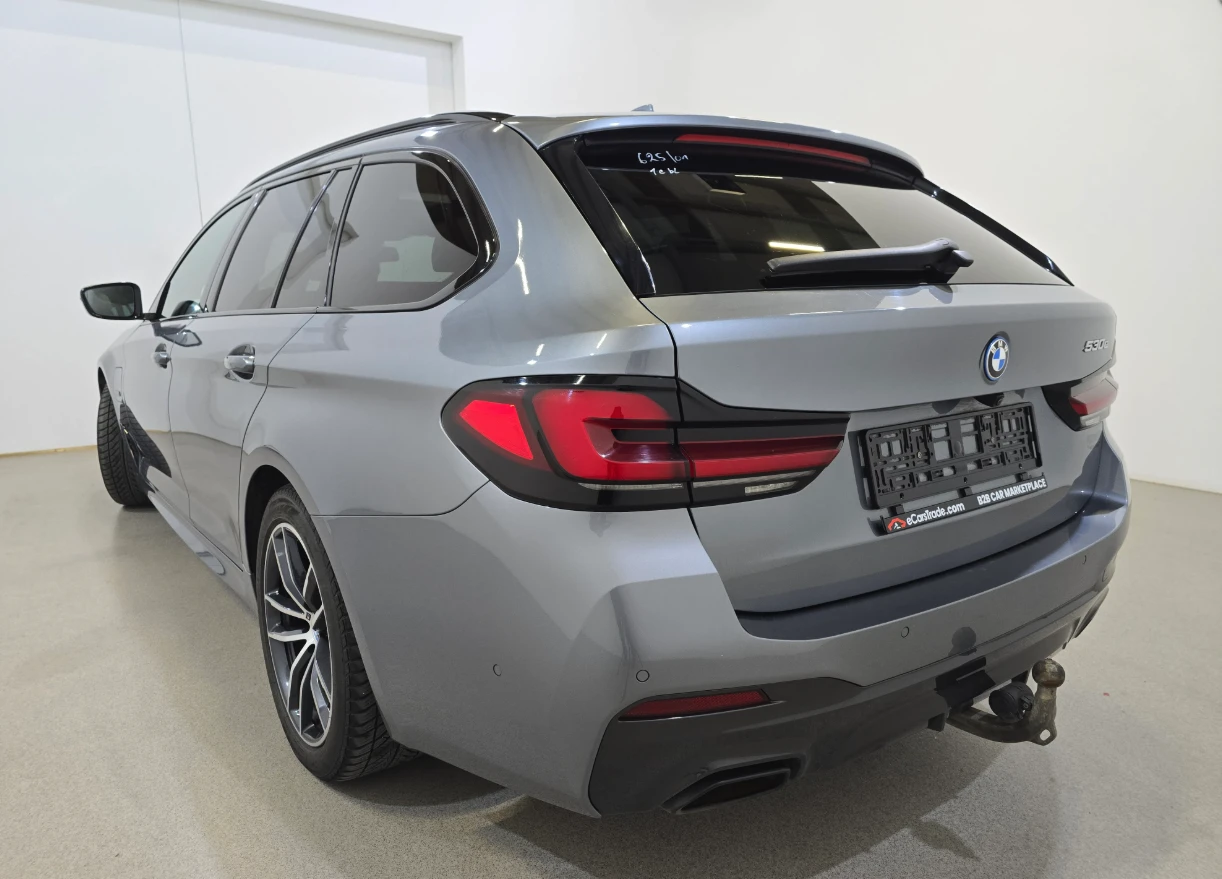 BMW 530E Touring Plug-In M-Sport PANORAMA, снимка 5 - Автомобили и джипове - 53911593