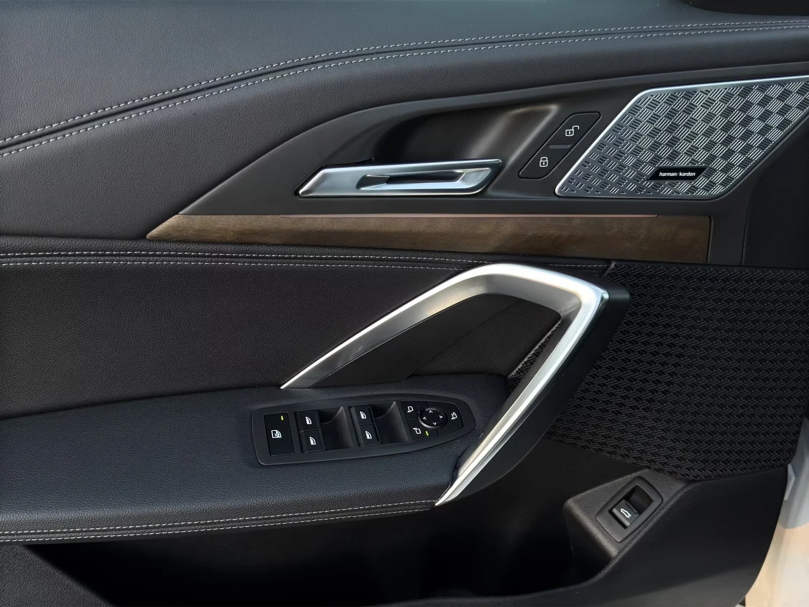 BMW iX1 xDrive30 M-Sport Ad.LED DISTR 360* HUD Winter Pack | Mobile.bg � ����������� 12