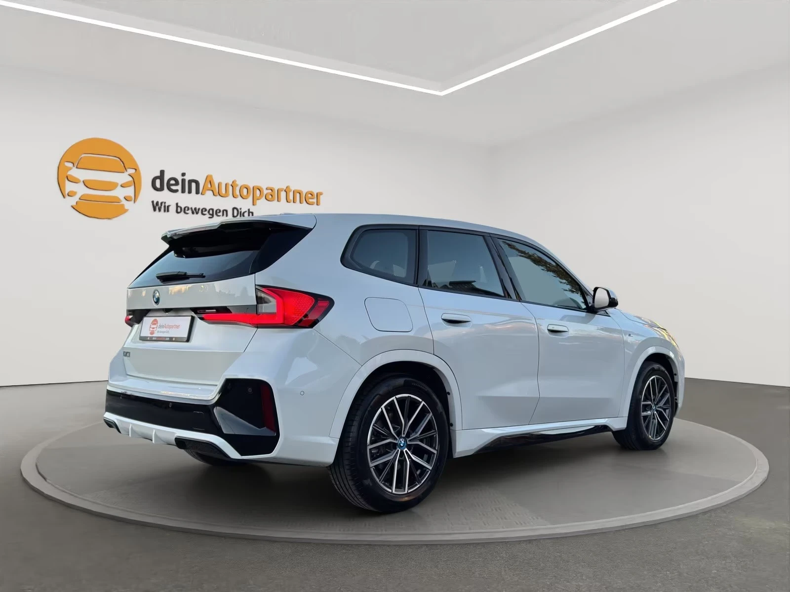 BMW iX1 xDrive30 M-Sport Ad.LED DISTR 360* HUD Winter Pack | Mobile.bg � ����������� 7