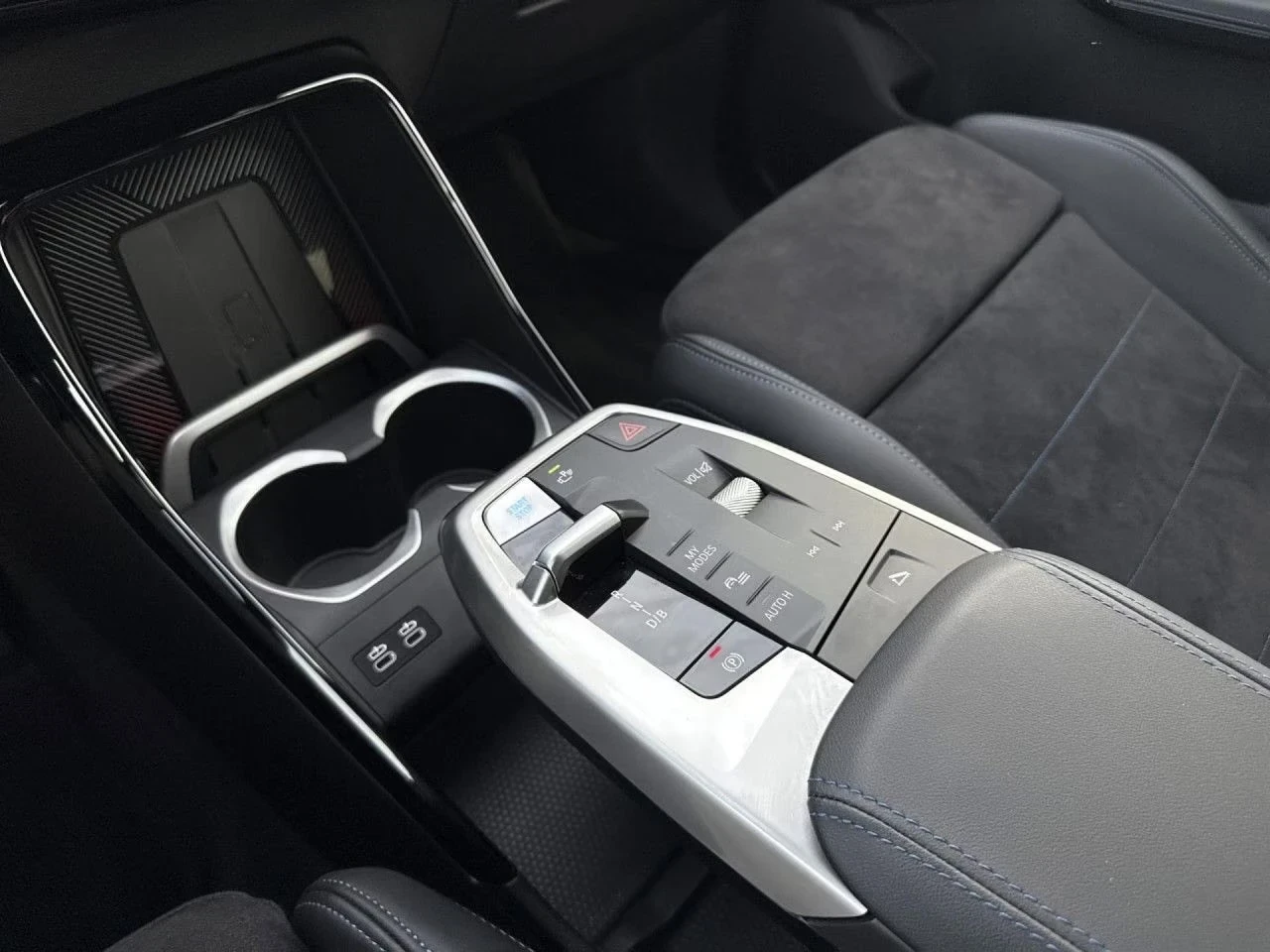 BMW iX1 xDrive30 M-Sport Ad.LED DISTR 360* HUD Winter Pack | Mobile.bg � ����������� 10