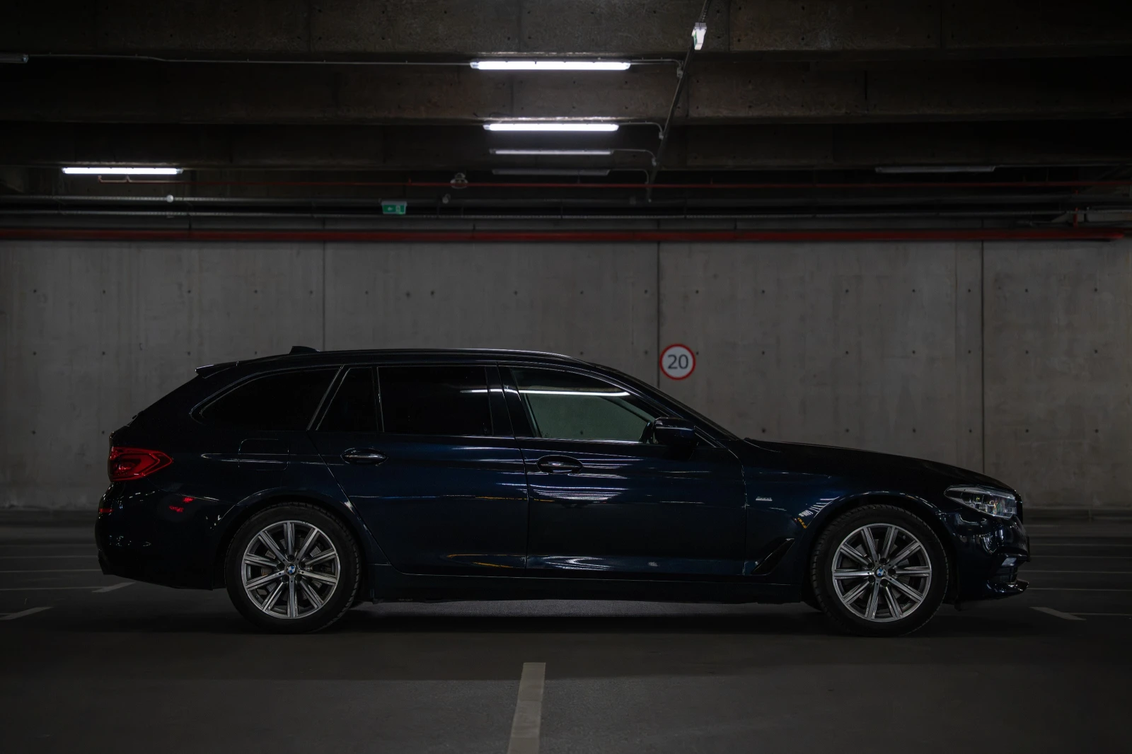 BMW 520 xDrive* Head up, снимка 4 - Автомобили и джипове - 54634223