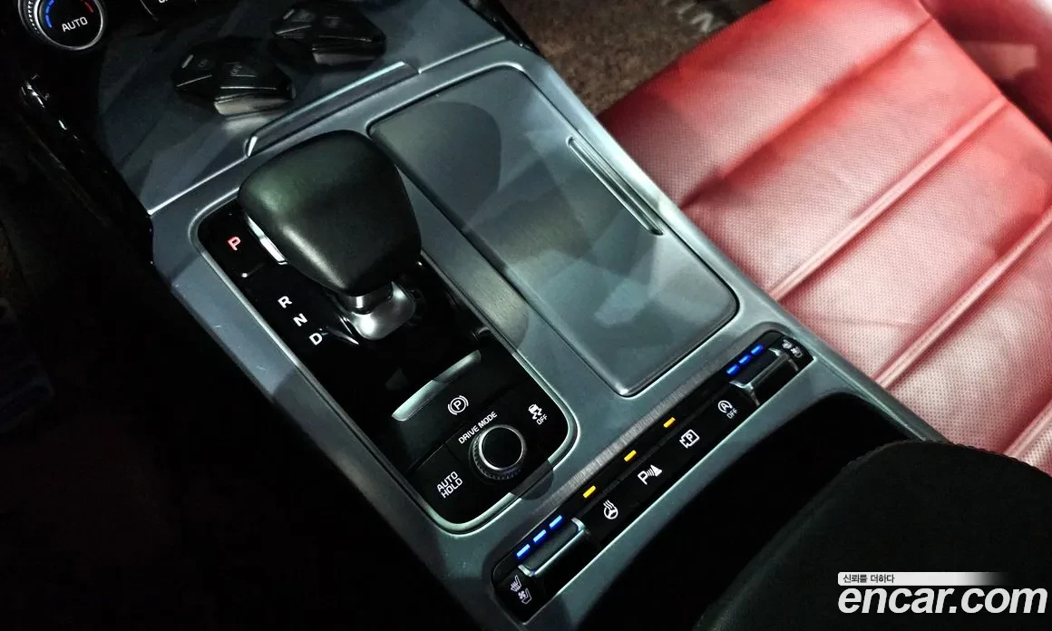 Kia Stinger AWD * HeadsUp * Обдух/Подгрев * 360, снимка 8 - Автомобили и джипове - 54726920