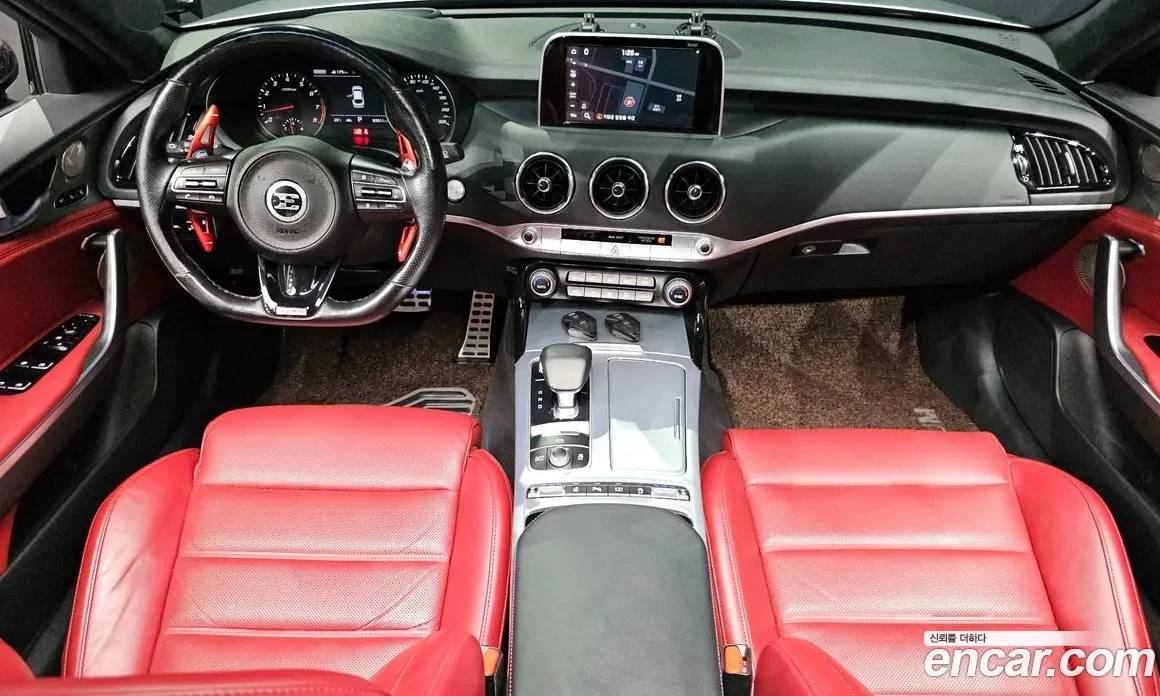 Kia Stinger AWD * HeadsUp * Обдух/Подгрев * 360, снимка 6 - Автомобили и джипове - 54726920