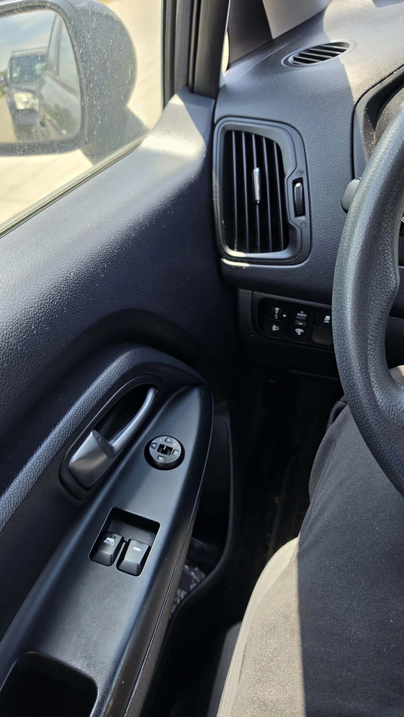 Kia Rio, снимка 8 - Автомобили и джипове - 54737892