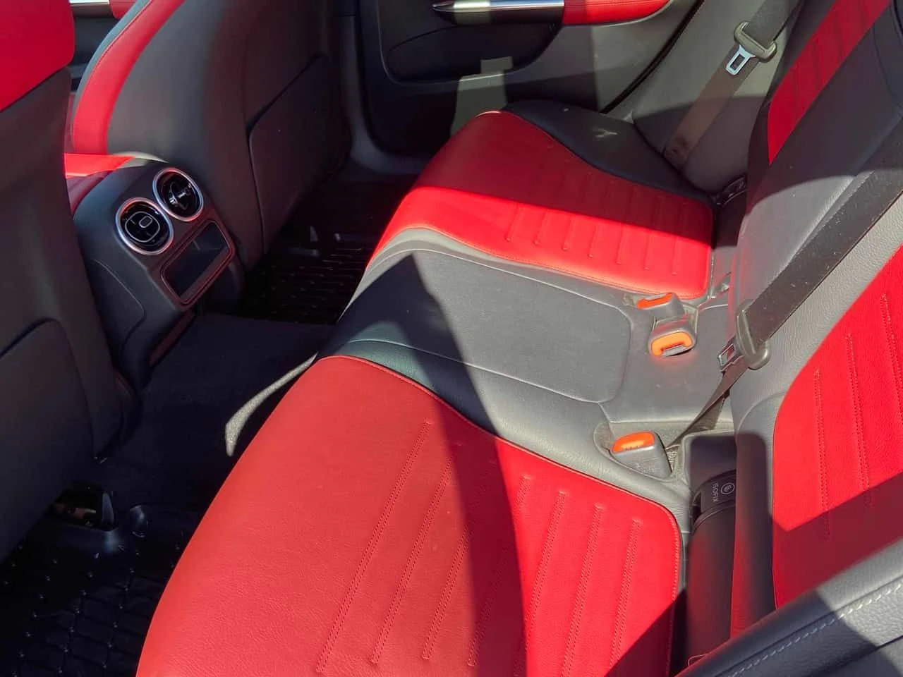 Mercedes-Benz C 43 AMG * ГЛАВНО ПРЕДСТАВИТЕЛСТВО* ПАНОРАМА* 360КАМ* ДИСТР, снимка 11 - Автомобили и джипове - 54807032