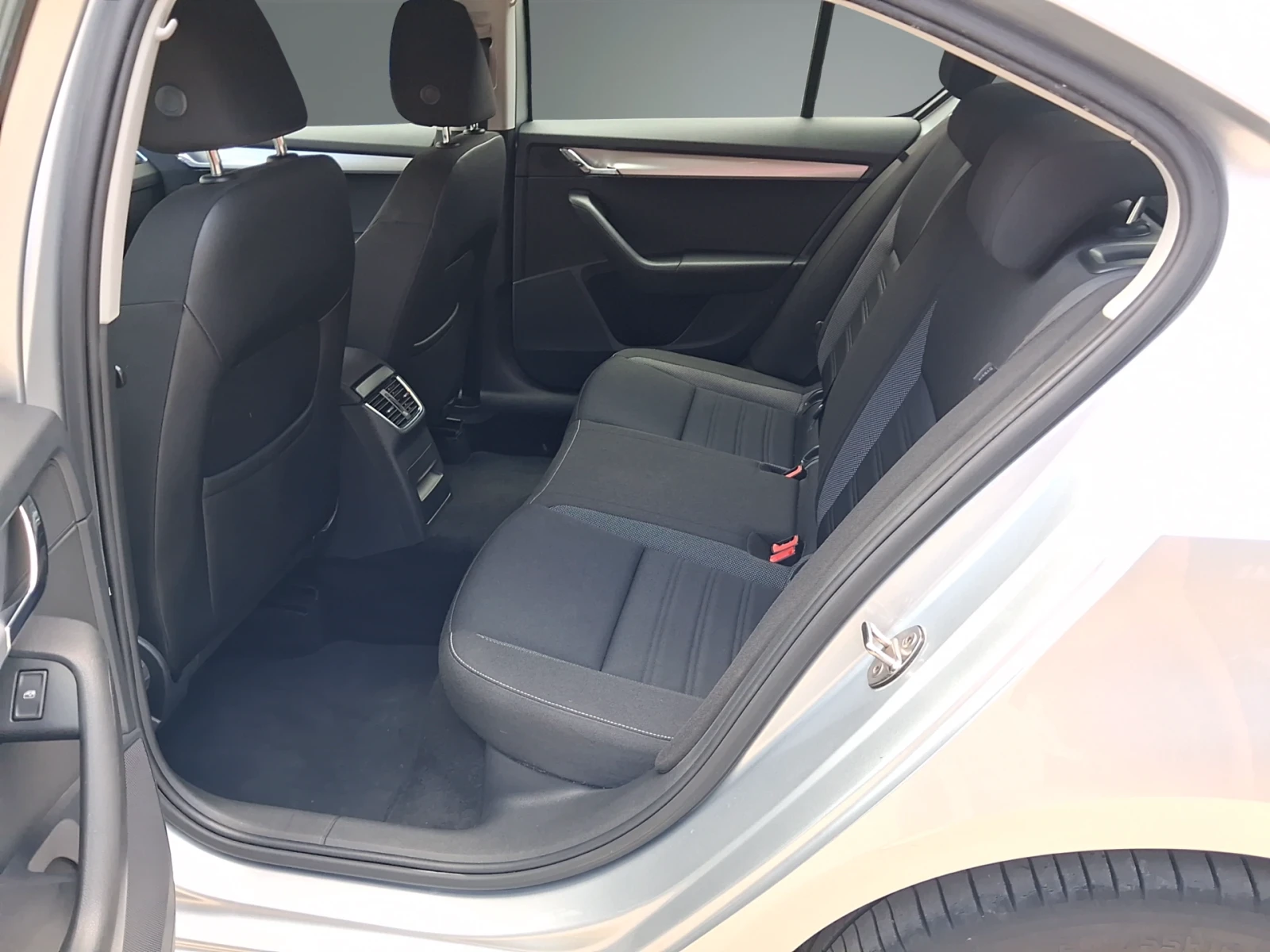 Skoda Octavia  Амбишън 1, 6 TDI-CR / 85 kW / 115 к.с., 7DSG, DPF, снимка 12 - Автомобили и джипове - 55282923