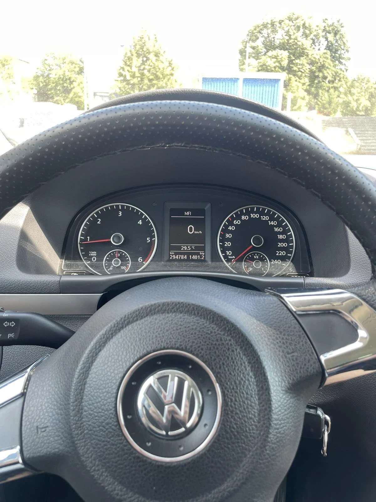 VW Touran 1.6 tdi bluemotion, снимка 14 - Автомобили и джипове - 55942555