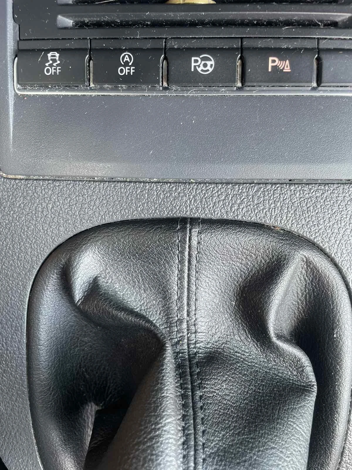 VW Touran 1.6 tdi bluemotion, снимка 9 - Автомобили и джипове - 55942555