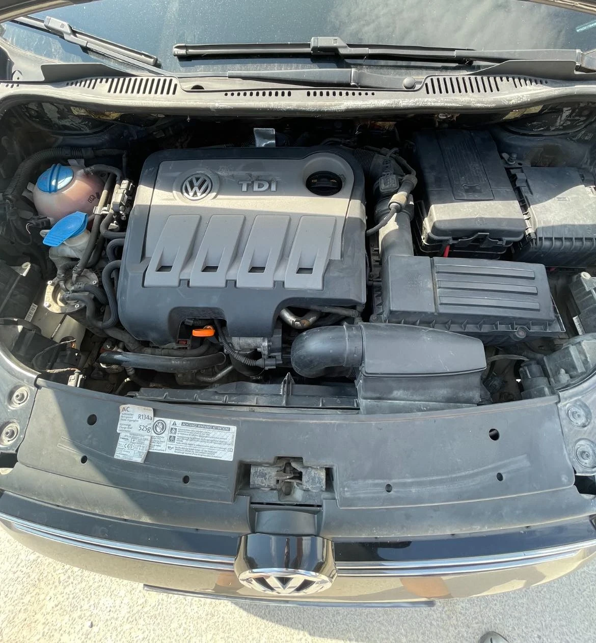 VW Touran 1.6 tdi bluemotion, снимка 10 - Автомобили и джипове - 55942555