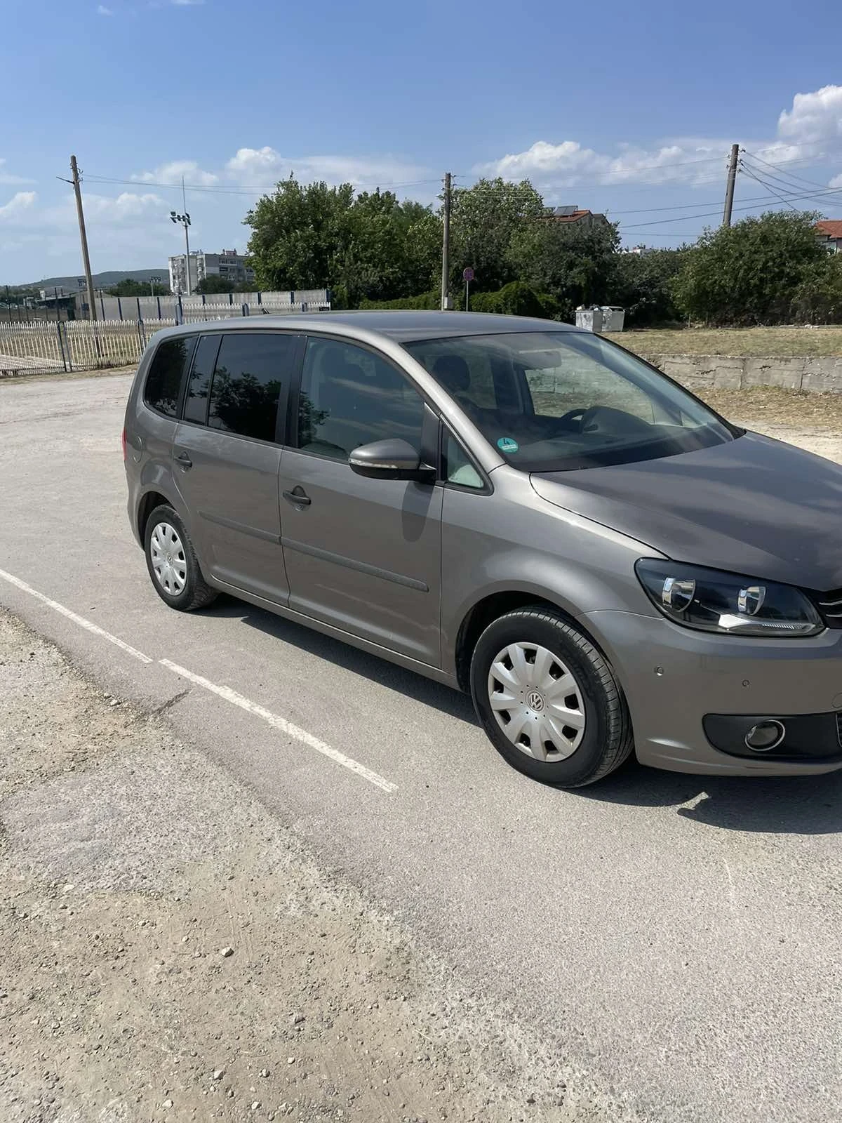 VW Touran 1.6 tdi bluemotion, снимка 3 - Автомобили и джипове - 55942555