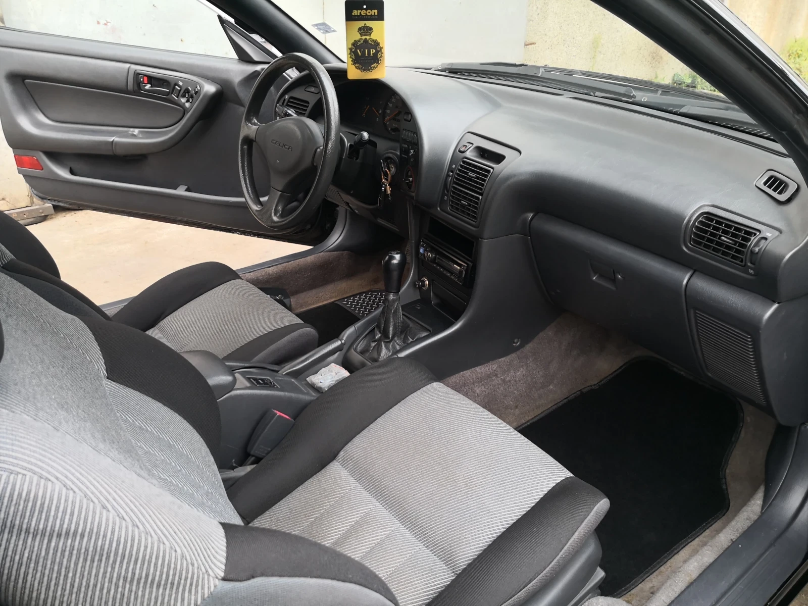 Toyota Celica 1.6, снимка 11 - Автомобили и джипове - 56244768