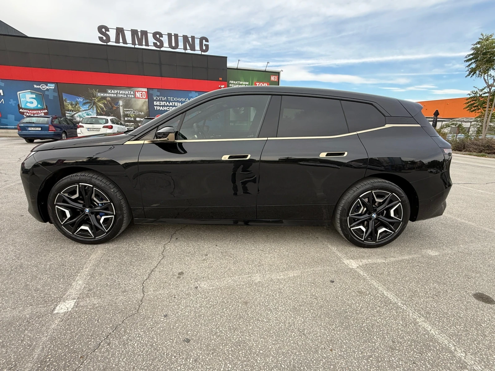 BMW iX BMW IX M50 BLACK AND GOLD | Mobile.bg � ����������� 7