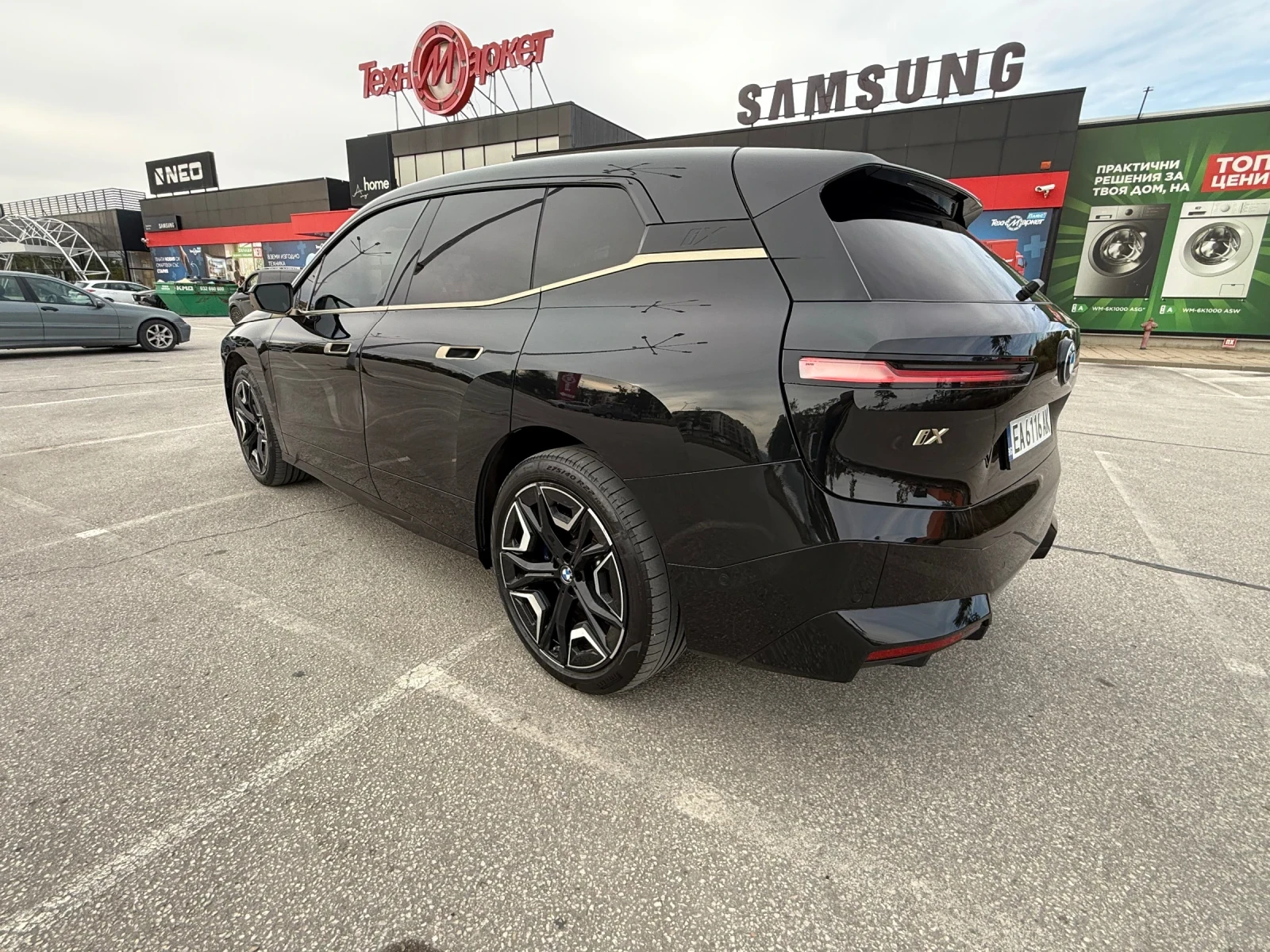 BMW iX BMW IX M50 BLACK AND GOLD | Mobile.bg � ����������� 6