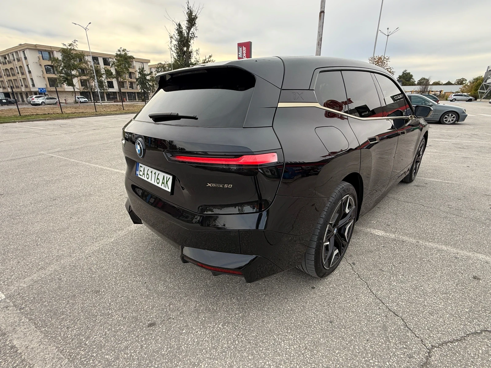 BMW iX BMW IX M50 BLACK AND GOLD | Mobile.bg � ����������� 4