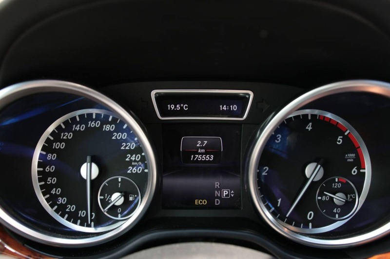 Mercedes-Benz ML 350 Designo/Softclose/Harman/Distronic/Panorama-FULL-, снимка 10 - Автомобили и джипове - 46145826