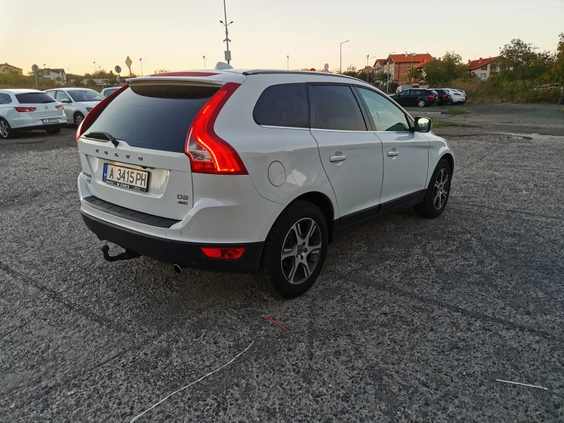 Volvo XC60 2.4 4x4, снимка 5 - Автомобили и джипове - 47561358