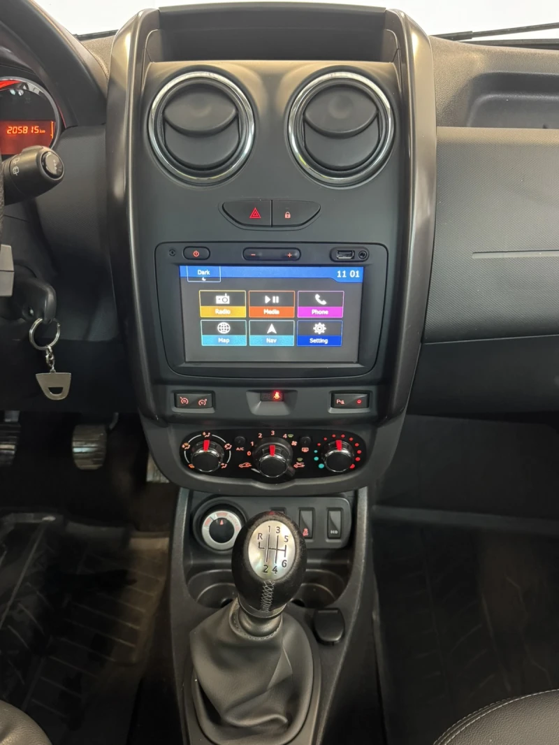 Dacia Duster 1.5DCI 4X4, снимка 11 - Автомобили и джипове - 51984182
