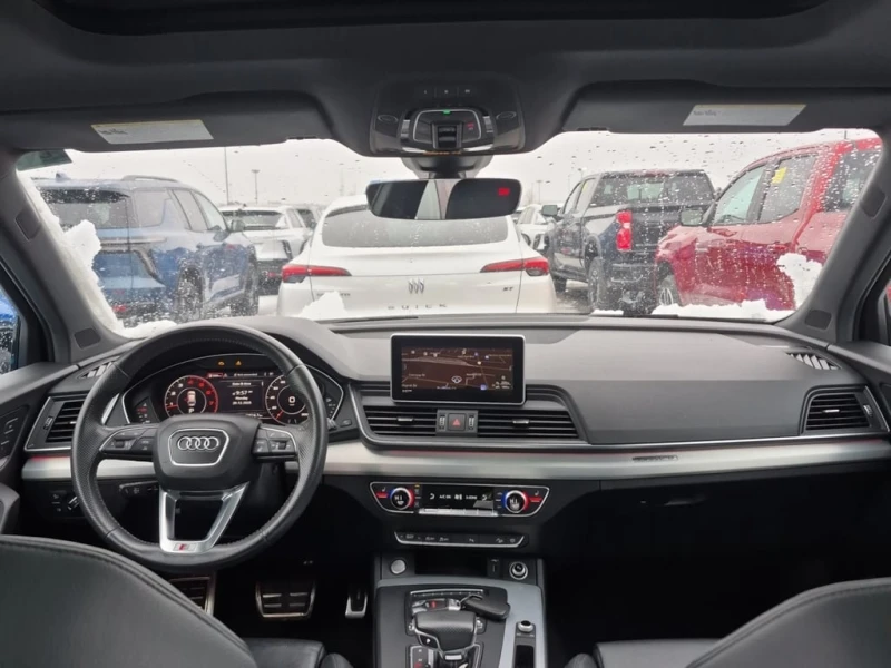 Audi Q5 * TECH PRESTIGE * CARFAX * БЕЗ ПЪРВОНАЧАЛНА ВНОСКА, снимка 11 - Автомобили и джипове - 52957019