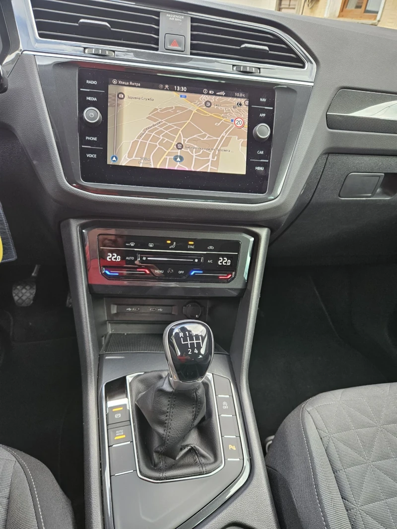 VW Tiguan 2.0TDI* 120ks* Face* Ръчка* Nardo Gray* , снимка 11 - Автомобили и джипове - 52974640