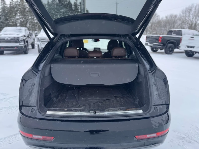 Audi Q3 * quattro Prestige * CARFAX * ЦЕНА ДО БГ, снимка 5 - Автомобили и джипове - 53222528