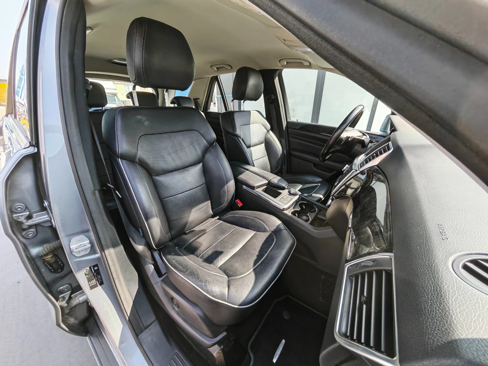 Mercedes-Benz ML 350 4 Matic* Airmatic* Memory* LED* Harman/Kardon, снимка 12 - Автомобили и джипове - 53866864