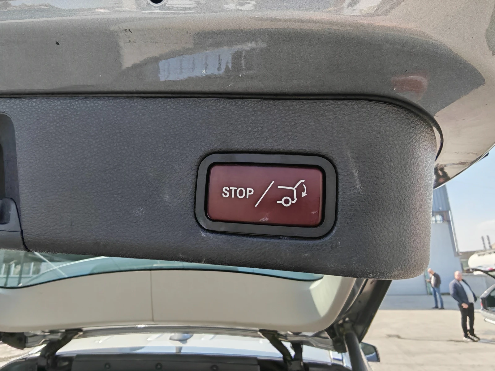 Mercedes-Benz ML 350 4 Matic* Airmatic* Memory* LED* Harman/Kardon, снимка 16 - Автомобили и джипове - 53866864