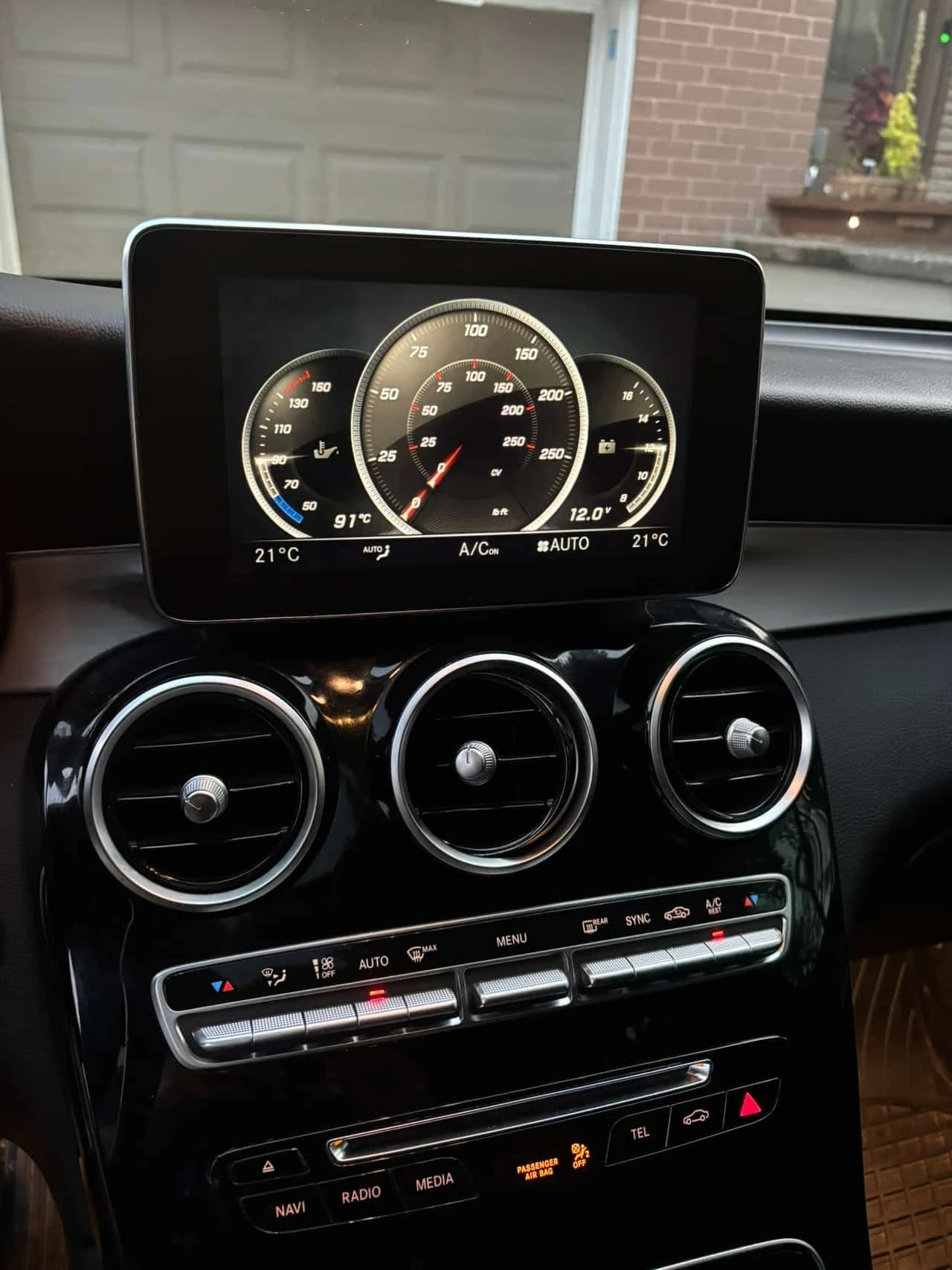 Mercedes-Benz GLC 300 * PANO * ПОДГРЕВИ * КАМЕРА * ПАМЕТ * NAVI, снимка 15 - Автомобили и джипове - 54117089