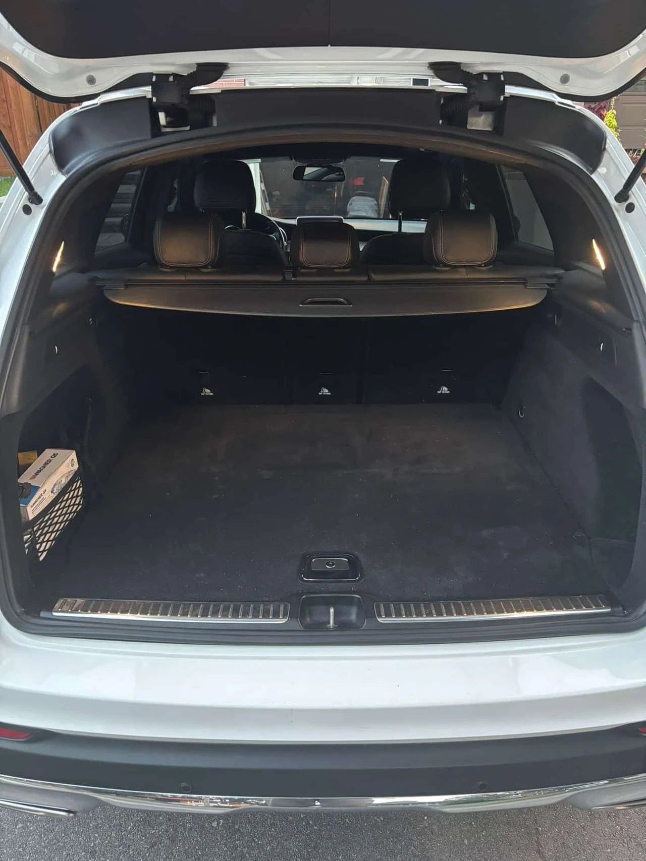 Mercedes-Benz GLC 300 * PANO * ПОДГРЕВИ * КАМЕРА * ПАМЕТ * NAVI, снимка 17 - Автомобили и джипове - 54117089