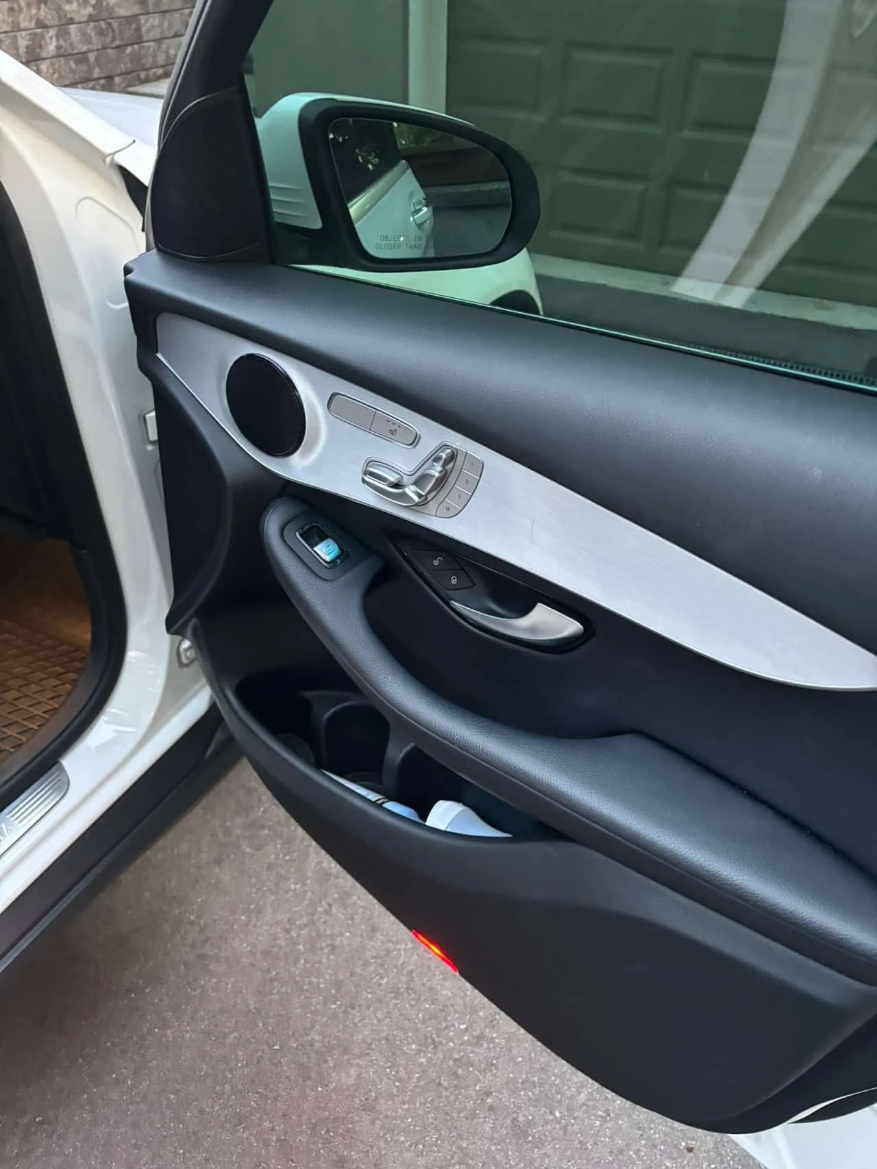 Mercedes-Benz GLC 300 * PANO * ПОДГРЕВИ * КАМЕРА * ПАМЕТ * NAVI, снимка 11 - Автомобили и джипове - 54117089