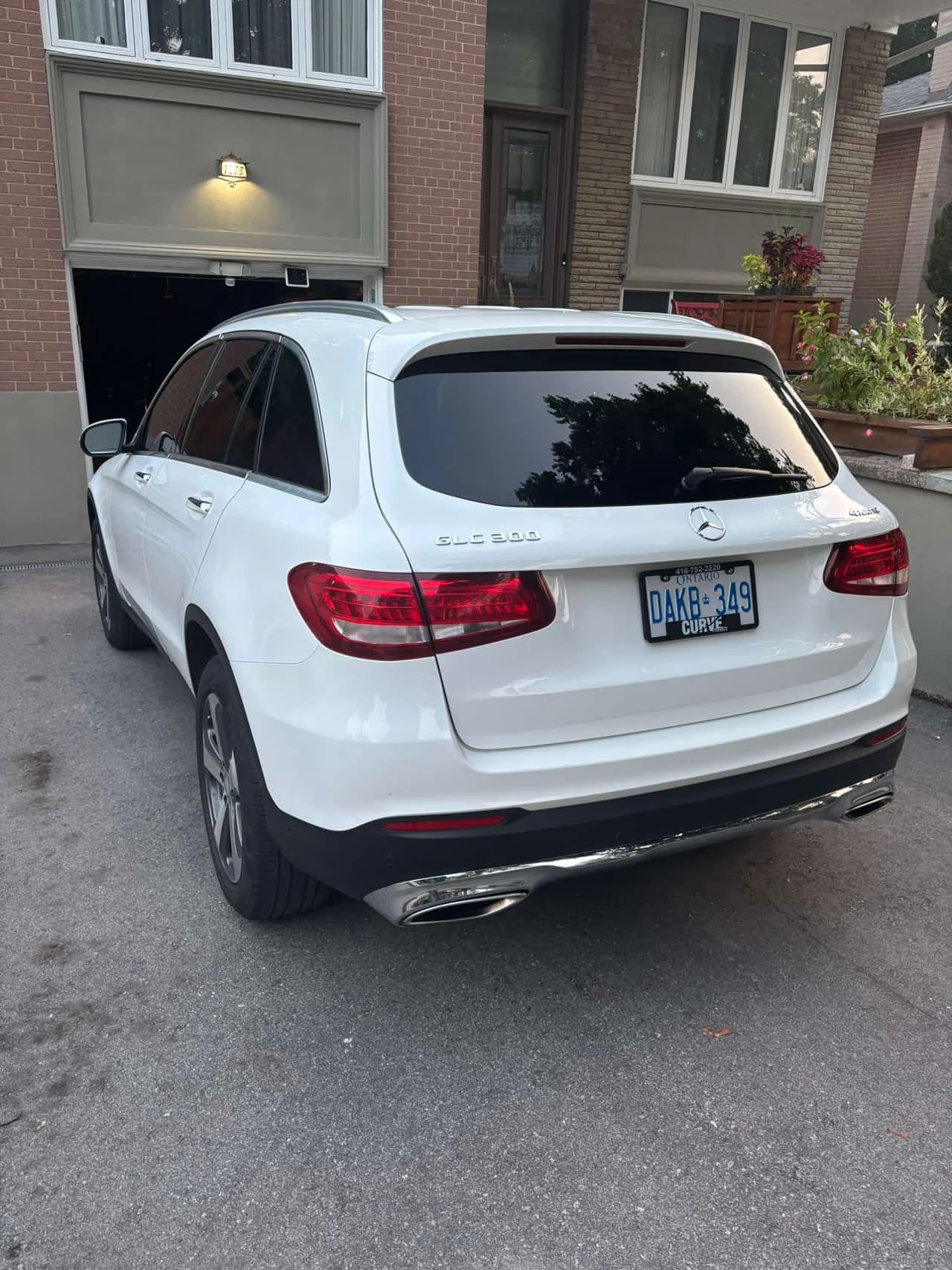 Mercedes-Benz GLC 300 * PANO * ПОДГРЕВИ * КАМЕРА * ПАМЕТ * NAVI, снимка 4 - Автомобили и джипове - 54117089