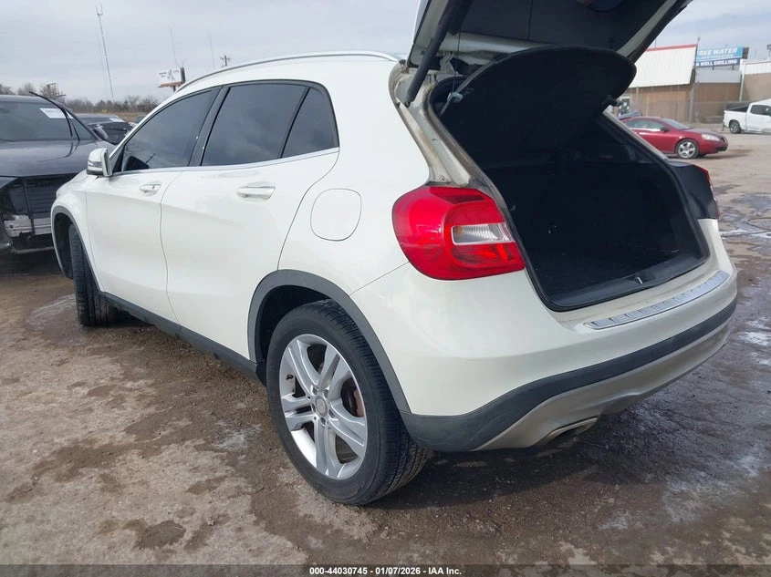 Mercedes-Benz GLA 250 4Matic, снимка 3 - Автомобили и джипове - 54143206