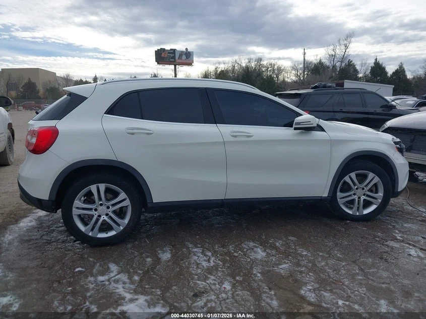 Mercedes-Benz GLA 250 4Matic, снимка 13 - Автомобили и джипове - 54143206