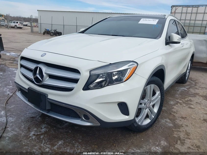 Mercedes-Benz GLA 250 4Matic, снимка 2 - Автомобили и джипове - 54143206