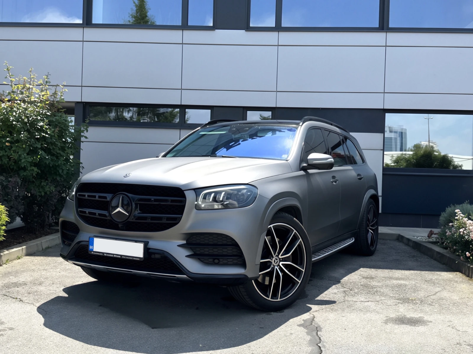 Mercedes-Benz GLS 400 d 4Matic AMG63 / Rear Tablet / OFFROAD+ / 2хДжанти, снимка 2 - Автомобили и джипове - 55088632