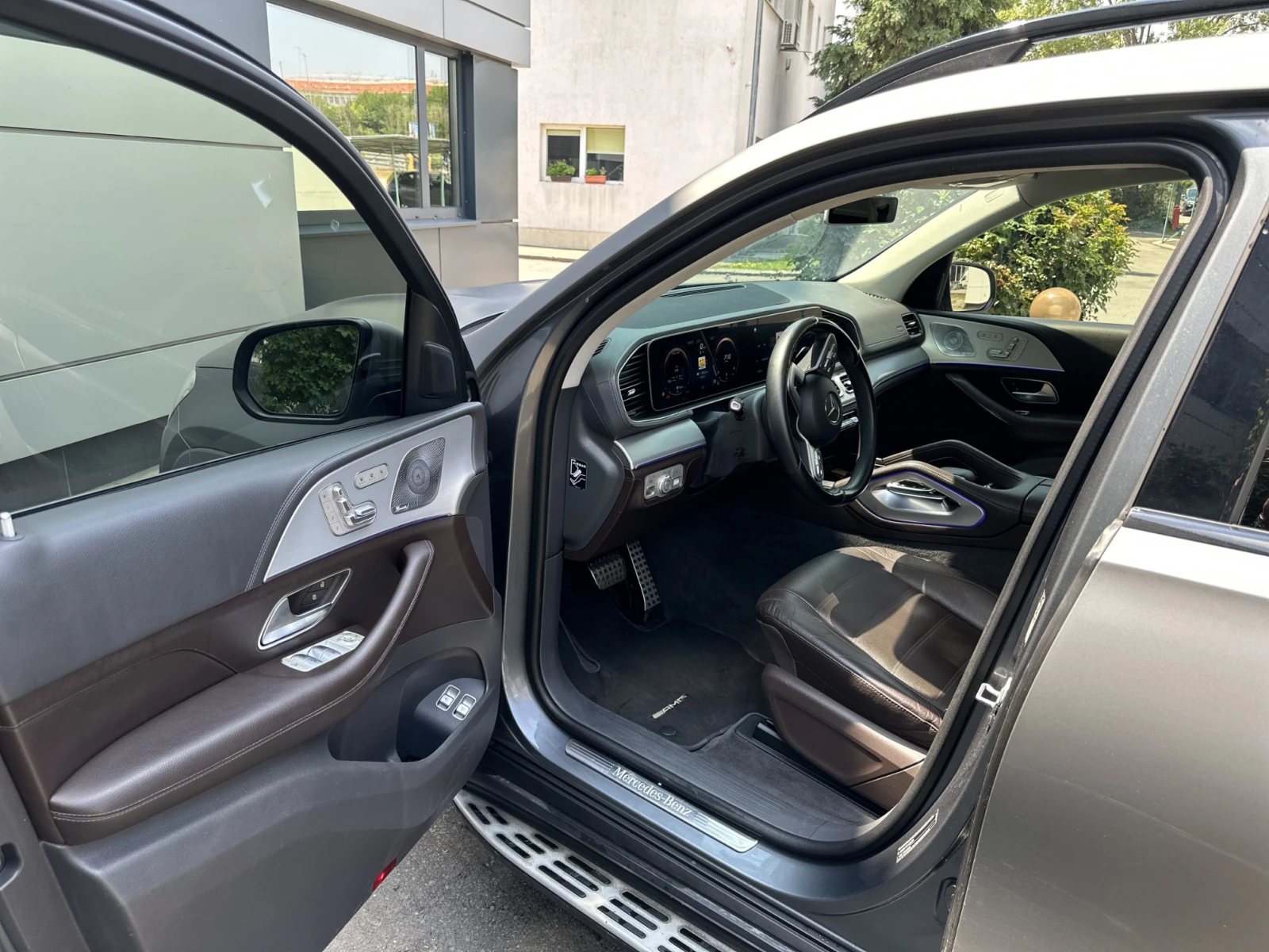 Mercedes-Benz GLS 400 d 4Matic AMG63 / Rear Tablet / OFFROAD+ / 2хДжанти, снимка 7 - Автомобили и джипове - 55088632