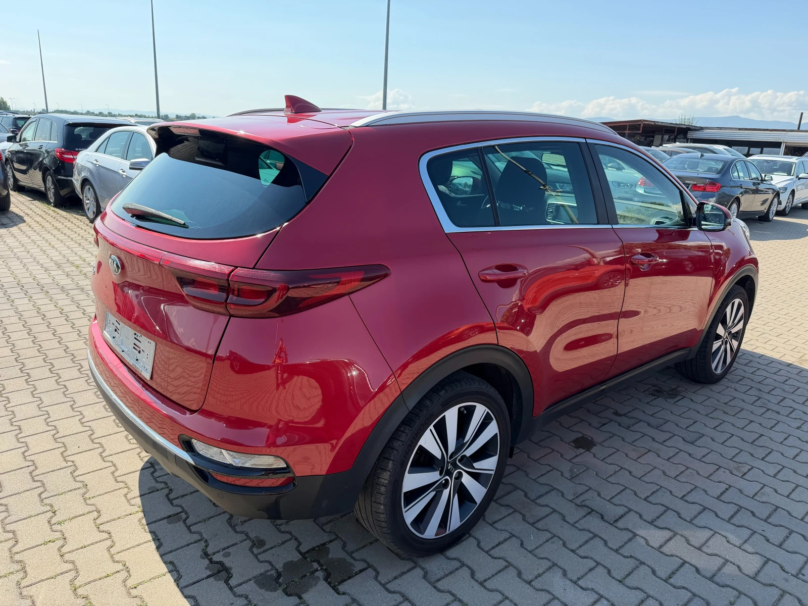 Kia Sportage 1.6CRDI NAVI/KAMERA EURO 6, снимка 6 - Автомобили и джипове - 55175990