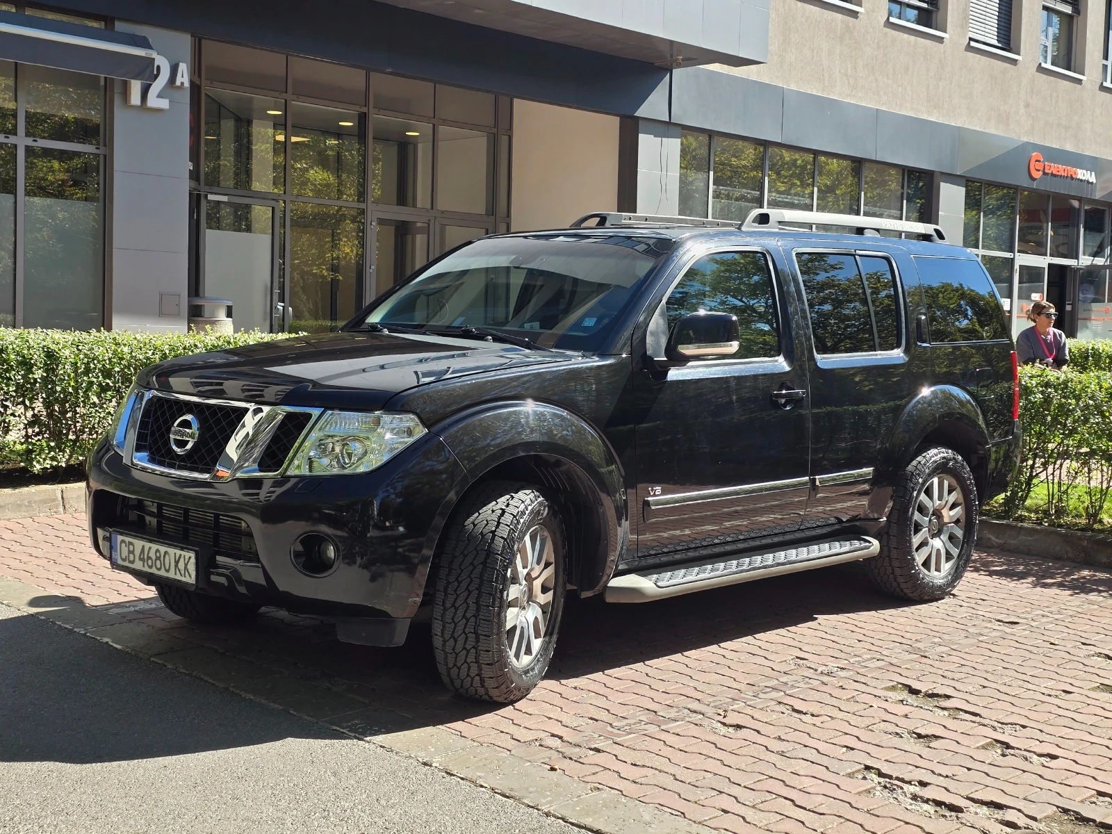 Nissan Pathfinder 3.0 V6 dCi 7 места, снимка 2 - Автомобили и джипове - 56328506