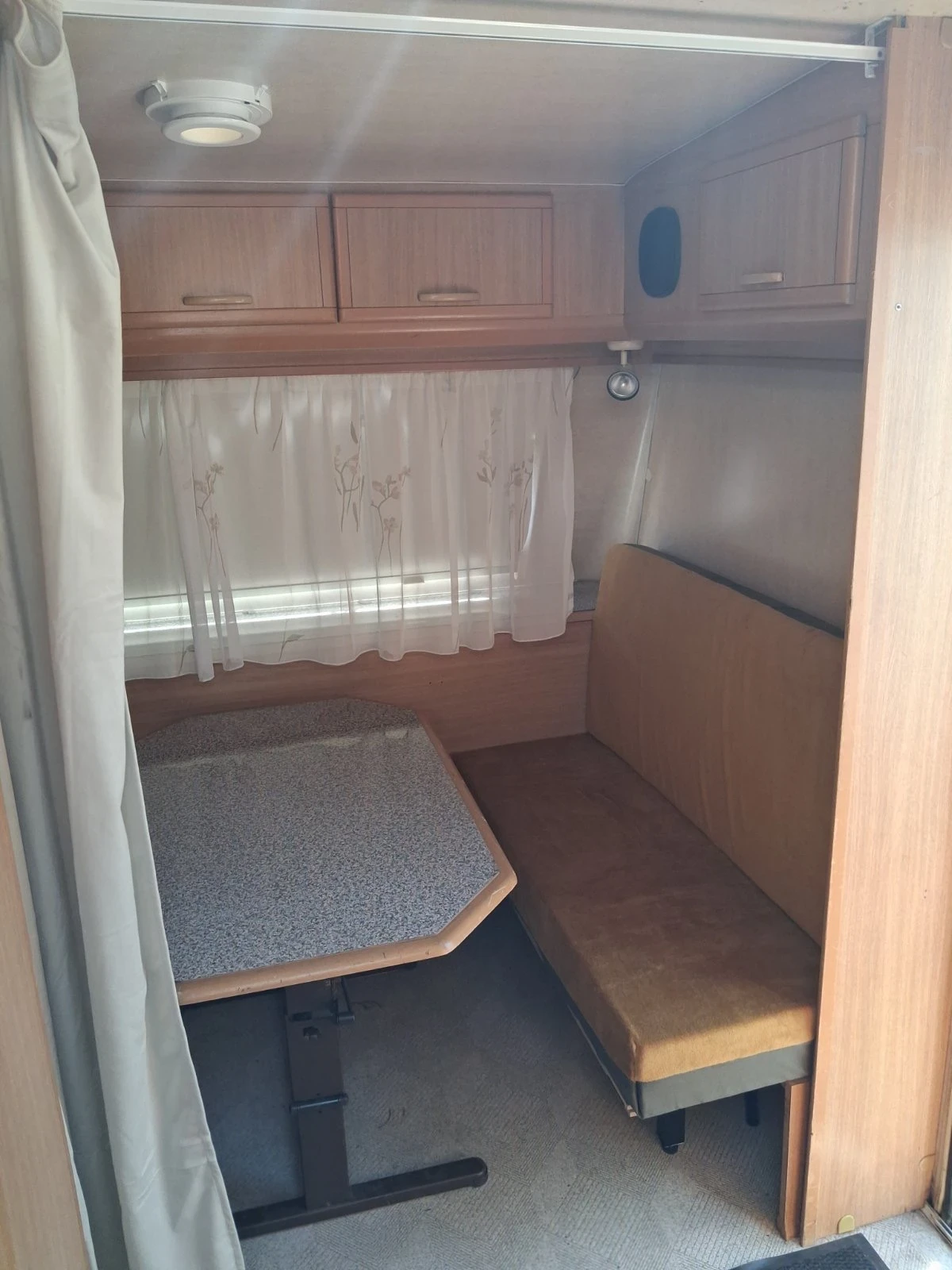 Каравана Adria, снимка 3 - Каравани и кемпери - 55510829