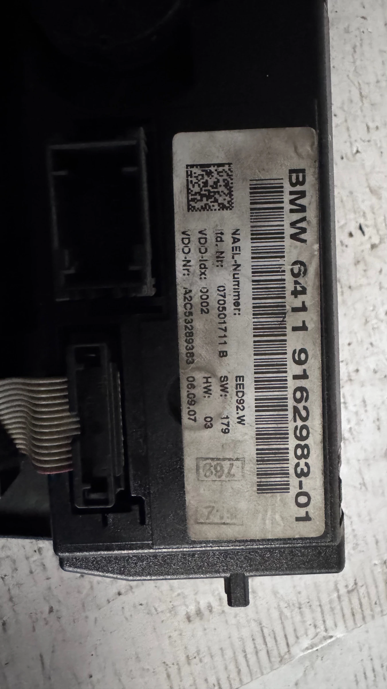   /  /  a BMW E90 - 64119162983-01 / A2C53289383 | Mobile.bg   2