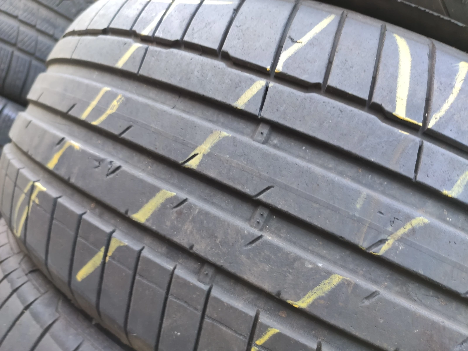 Гуми Летни 235/55R19, снимка 2 - Гуми и джанти - 55272528