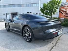     Porsche Taycan 4S / 