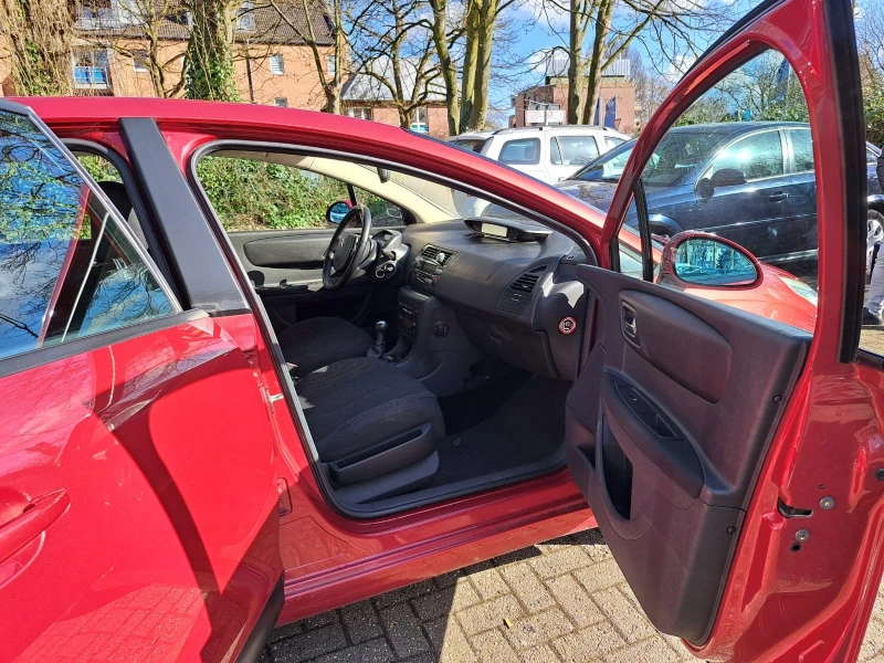 Citroen C4 Икономична кола 4, 5 на 100км, снимка 6 - Автомобили и джипове - 51840330