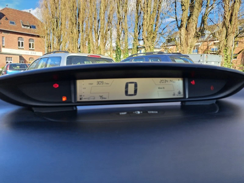 Citroen C4 Икономична кола 4, 5 на 100км, снимка 11 - Автомобили и джипове - 51840330